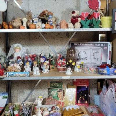 Sale Photo Thumbnail #239: Holiday