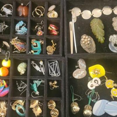 Sale Photo Thumbnail #253: Jewelry 