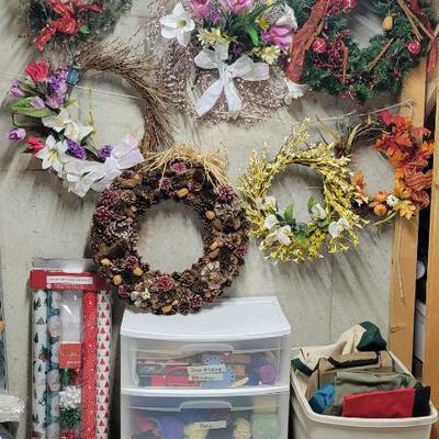 Sale Photo Thumbnail #243: Wreaths