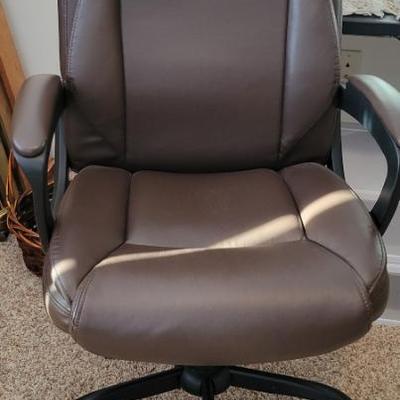 Sale Photo Thumbnail #52: Another computer chair