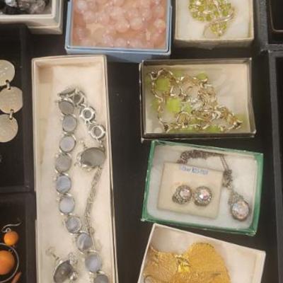 Sale Photo Thumbnail #255: Jewelry 