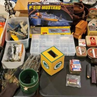 Sale Photo Thumbnail #197: Models and accessories