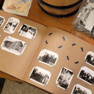 Sale Photo Thumbnail #112: Vintage photos