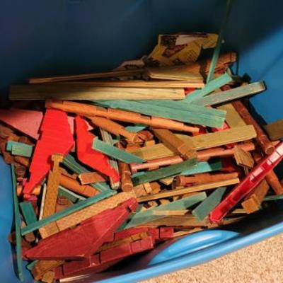 Sale Photo Thumbnail #213: Lincoln Logs