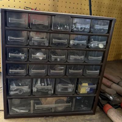 Sale Photo Thumbnail #137: Screws, door knobs & misc