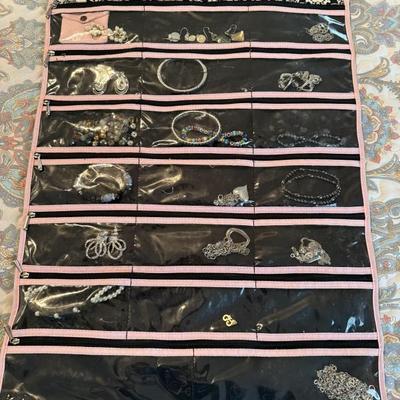 Sale Photo Thumbnail #117: Vintage jewelery