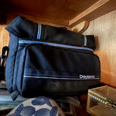 Sale Photo Thumbnail #119: Vintage camers