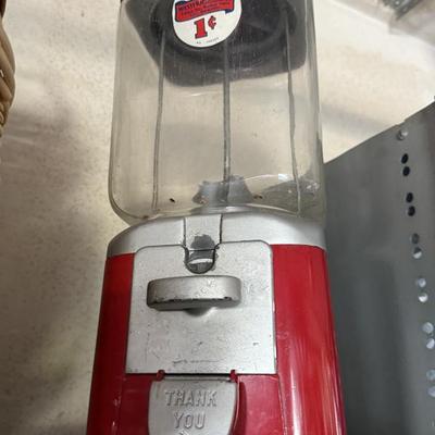 Sale Photo Thumbnail #130: Vintage candy machine