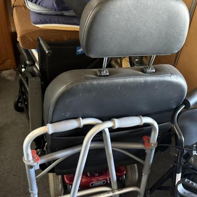 Sale Photo Thumbnail #138: Medical equipment