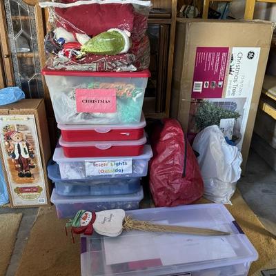 Sale Photo Thumbnail #139: Holiday decor