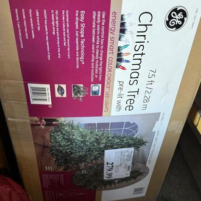 Sale Photo Thumbnail #140: Artifical Christmas tree