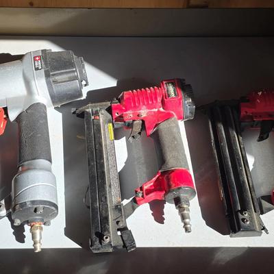 Pneumatic Brad Nailer