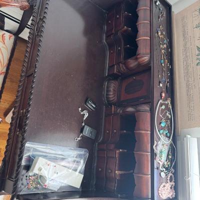 Sale Photo Thumbnail #120