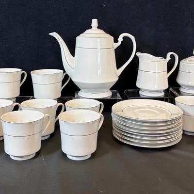 Royal Majestic 'Platina' Tea Service China Set (22)