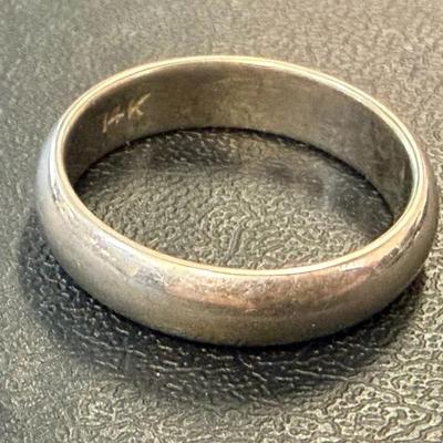 14K White Gold Men’s Ring, Size 8 1/4