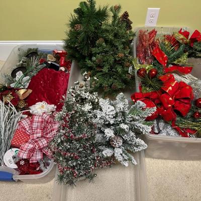 Christmas Decor With Cute Trees