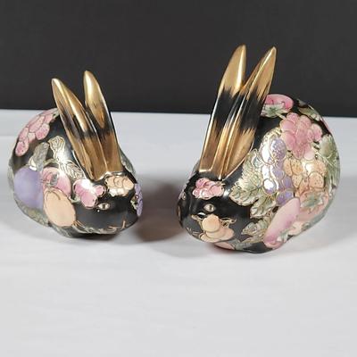 Pair of Vintage Andrea by Sadek Hand-Painted Porcelain Bunny Figurines