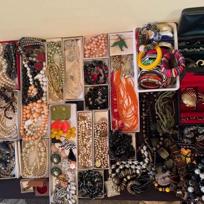 Costume Jewelry Lot 4