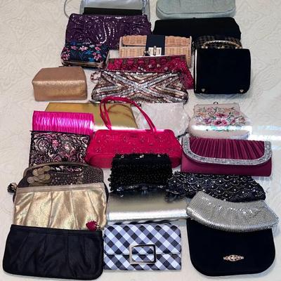Mixed Lot of Vintage & Newer Purses/Handbags