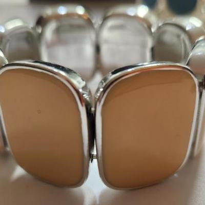 Sale Photo Thumbnail #125