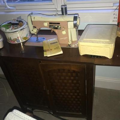 Sale Photo Thumbnail #88: Necchi sewing machine