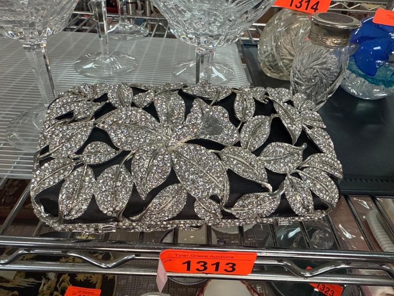 Sale Photo Thumbnail #325