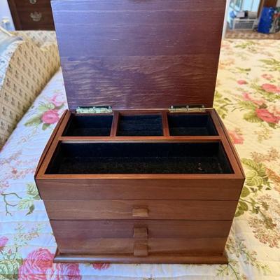 Sale Photo Thumbnail #194