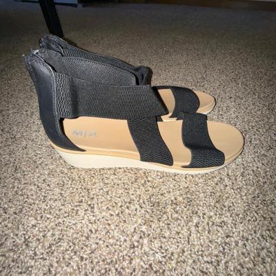 Sale Photo Thumbnail #101