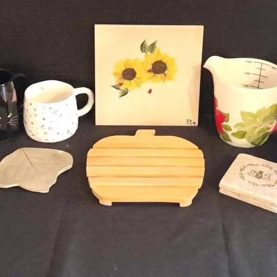 Pioneer Woman Measuring Pitcher with Cat-Themed Kitchen Décor, Bumblebee Coasters & Glasses