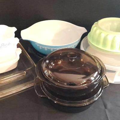 Vintage Tupperware & Pyrex Kitchenware Collection with Jell-O Mold, Cake Carrier & Casserole Dishes