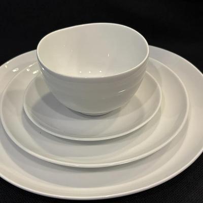West Elm White Porcelain 32 Pc Dish Set