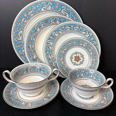 Wedgwood Florentine Turquoise Bone China Set 106pc 