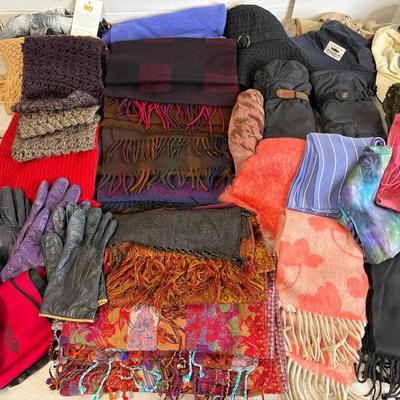 Men’s & Women’s Scarves, Gloves & Hats