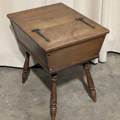 Baumritter Doughbox End Table
