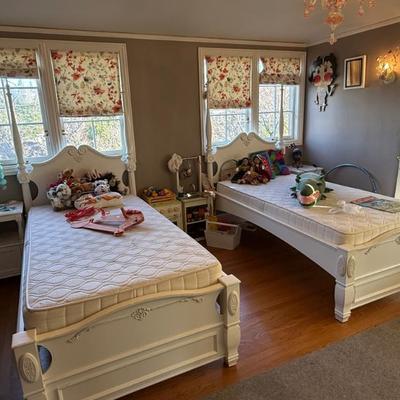 Sale Photo Thumbnail #121