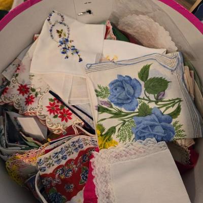 Sale Photo Thumbnail #104: Best vintage linens EVER