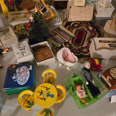 Sale Photo Thumbnail #188: This is amazing dollhouse furniture!