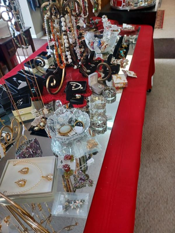 Sale Photo Thumbnail #37