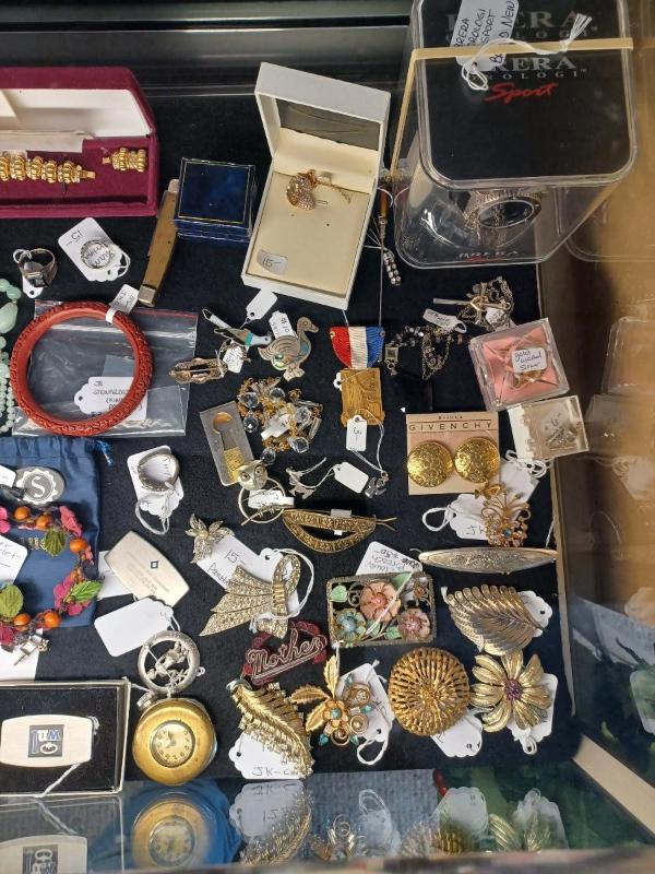 Sale Photo Thumbnail #50