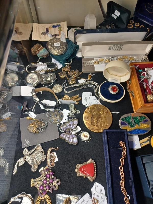 Sale Photo Thumbnail #47