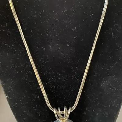 925 Sterling Silver 18 “Chain And Pendant. TW 21.2grams