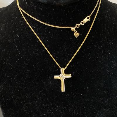 10k Gold 22” Chain with Pendant. 2.9g TW Without Pendant. 