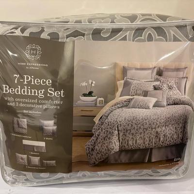 Brand New Home Expressions Queen Set