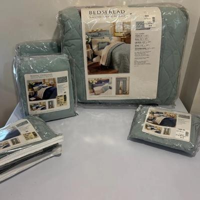 Queen Sea Green Comforter Set and Matching Drapes