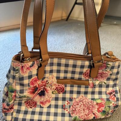 Sale Photo Thumbnail #109