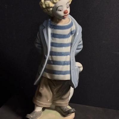 Sale Photo Thumbnail #14: Lladro “Li’l Traveler”