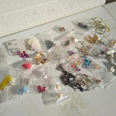 Lot of earrings