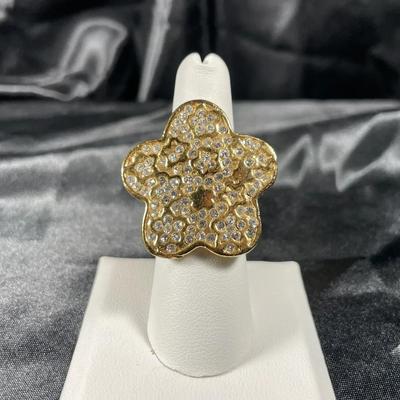 New Gold Toned Large Star Fashion Ring