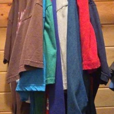 (16) Women's Printed T-Shirts - Size 3X 