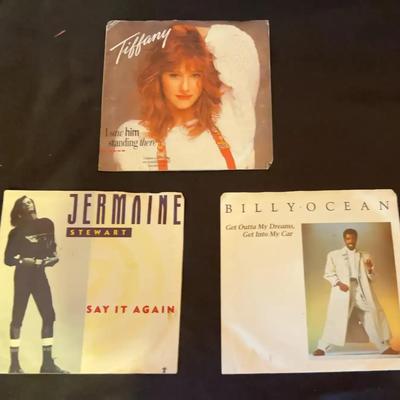 Huge Collection of Country Music CD's and Accessories